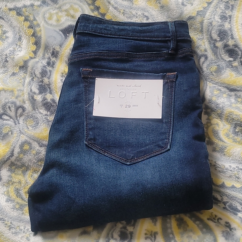 BRAND NEW Ann Taylor Loft size 8/29 Legging Jean